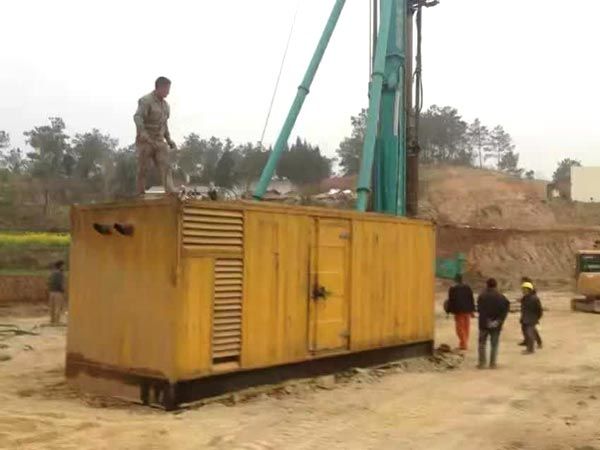 金平如何判断水冷式机油散热器密封件是否需要更换?